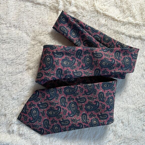 Silk Neck Tie Pink + Blue Paisley Design Hand Made In Italy 3.25 x 54" - Picture 3 of 5